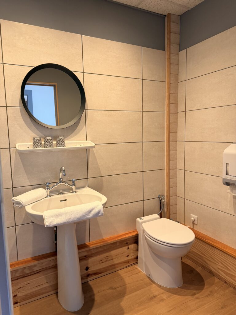 hotel-annexe-chambre12-sdb (2)