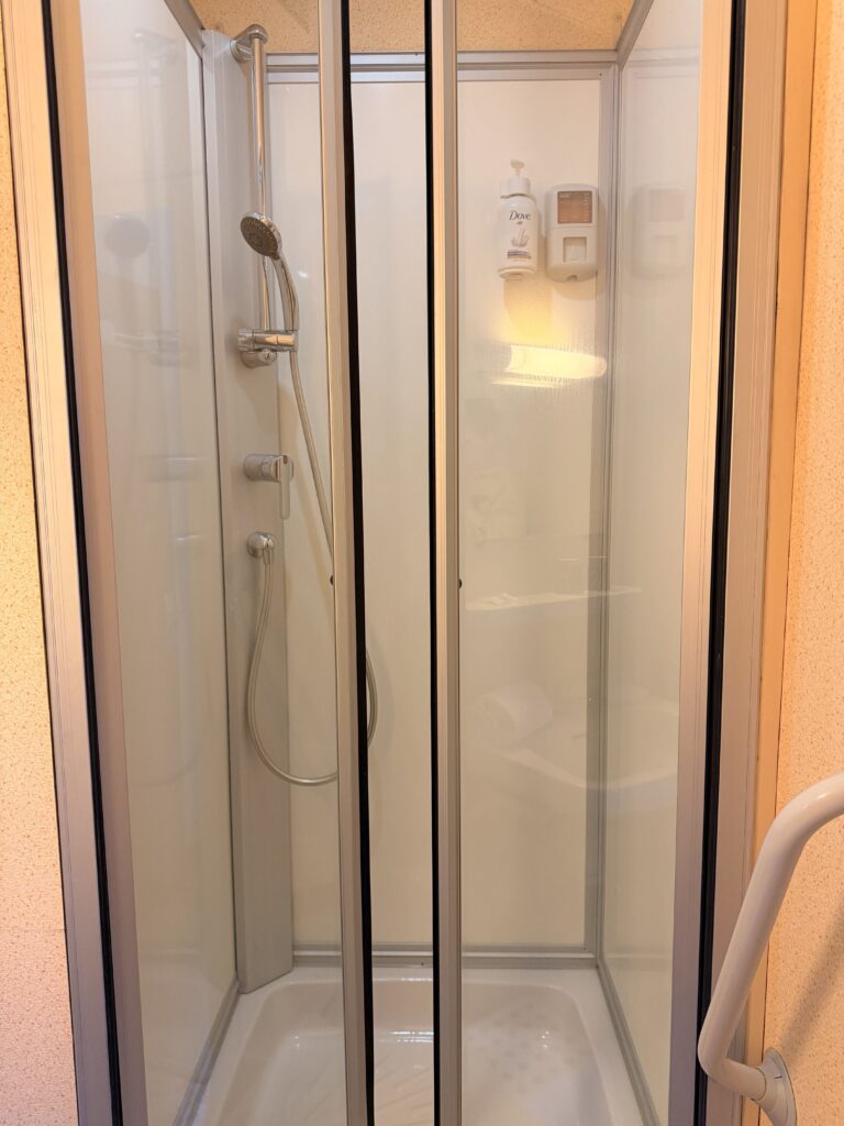 hotel-annexe-chambre10-sdb
