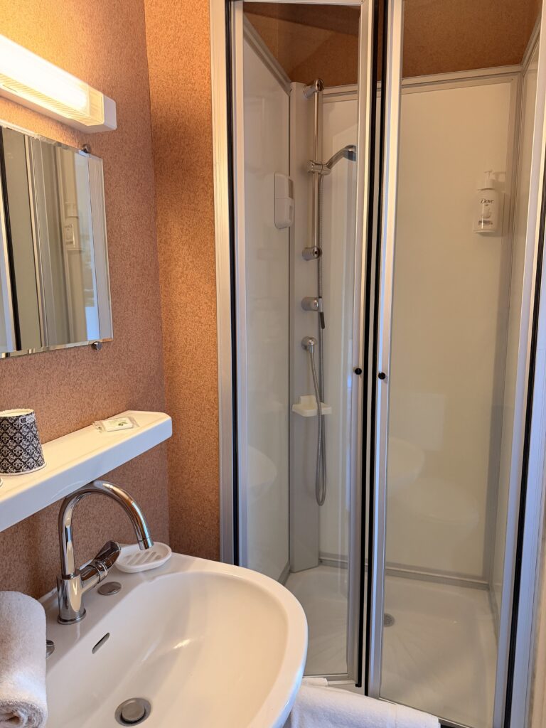 hotel-annexe-chambre15-sdb (3)