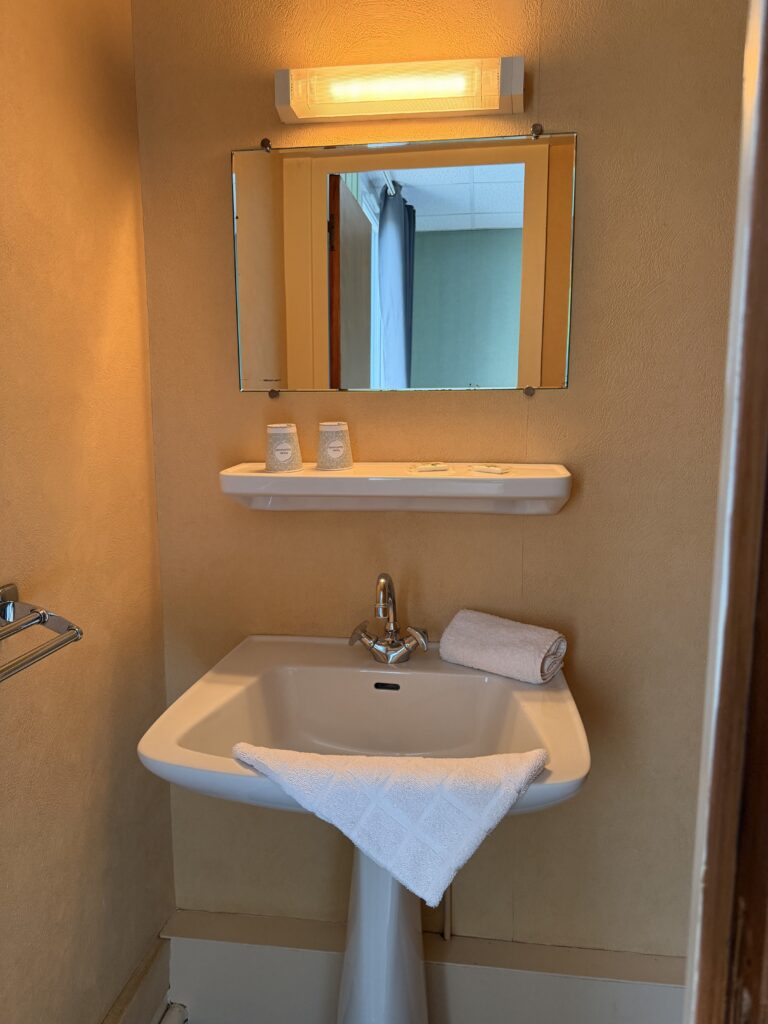 hotel-annexe-chambre20-sdb