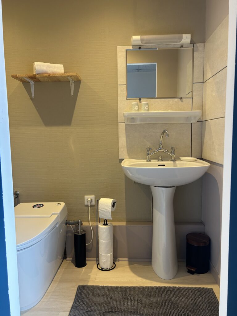 hotel-annexe-chambre22-sdb