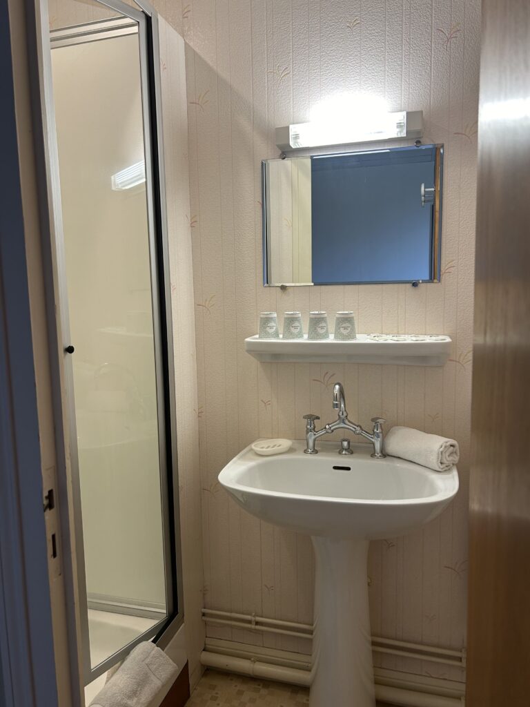 hotel-annexe-chambre24-sdb
